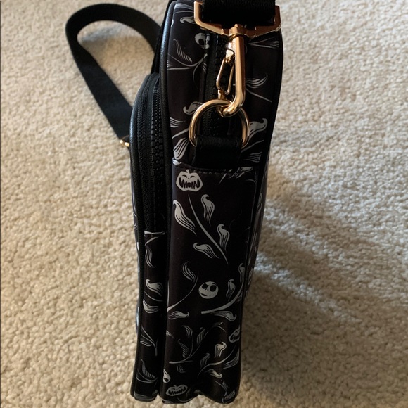 Disney Tim Burton’s “The Nightmare Before Christmas” Black & Gray Crossbody Bag - Picture 4 of 16